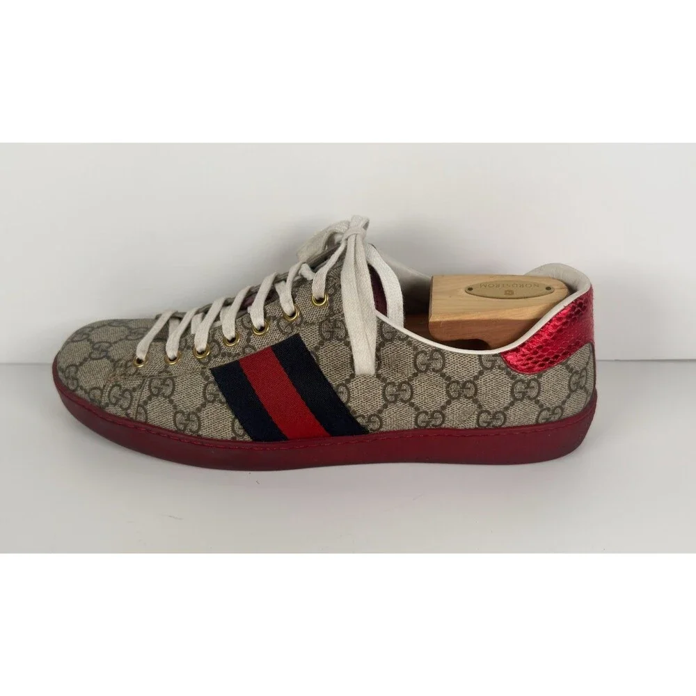 Gucci Men’s Ace GG Supreme Low Top Beige w/ Red Bottom Sole Size 9G US 9.5